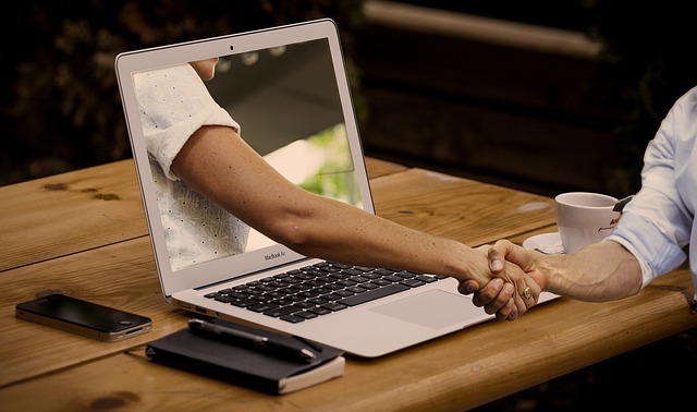 handshake-computer-screen